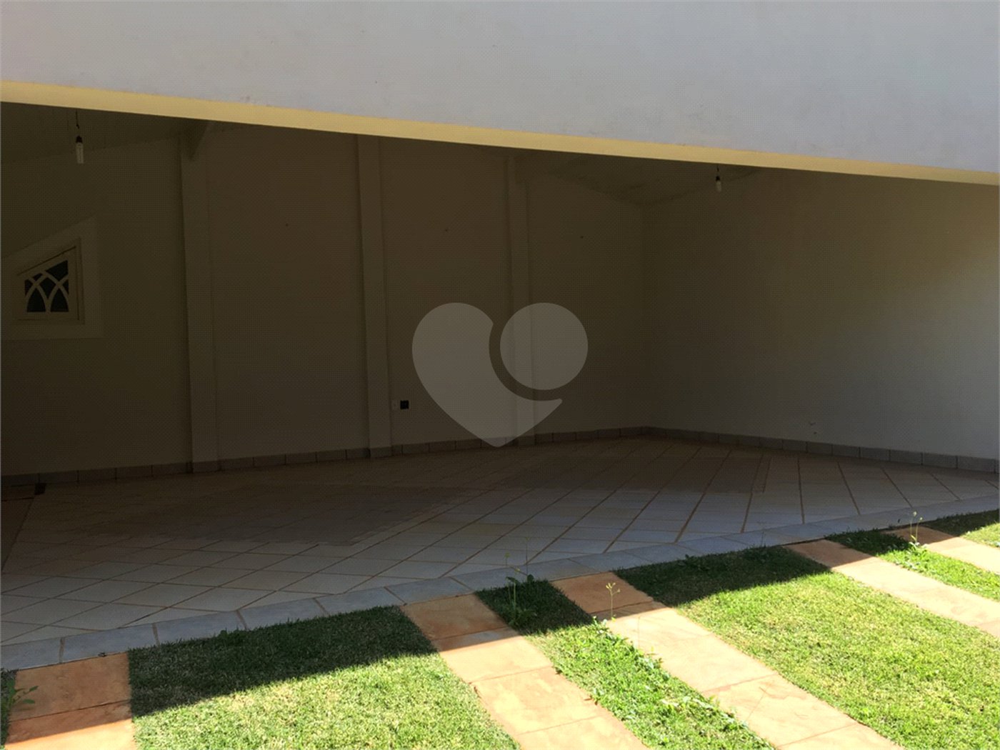 Casa à venda com 3 suítes em Vila Nastri, Itapetininga, SP