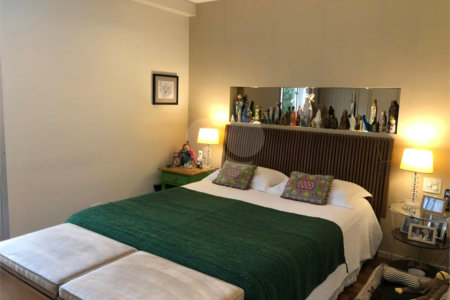 Apartamento à venda com 4 quartos, sendo 3 suítes, em Alto da Boa Vista, São Paulo, SP