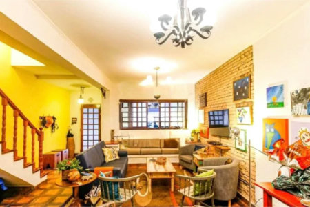 Sobrado à venda com 4 quartos, sendo 1 suíte, em Vila Cordeiro, São Paulo, SP