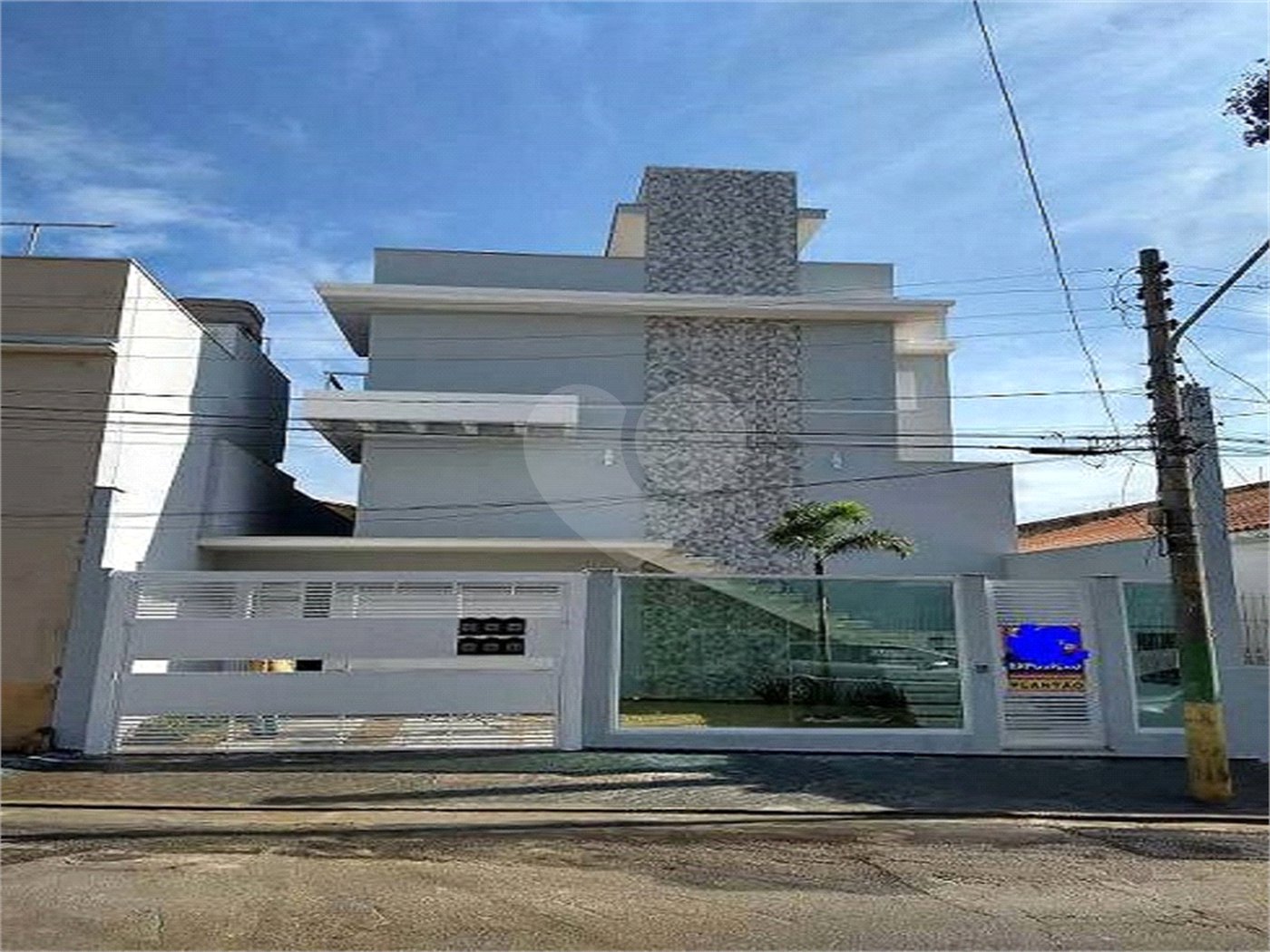 Casa à venda com 3 quartos, sendo 1 suíte, no condomínio Parque Vitória, São Paulo - SP