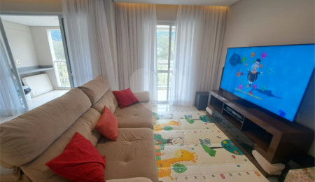 Apartamento à venda com 3 quartos, sendo 1 suíte,  em Jardim Peri, São Paulo, SP