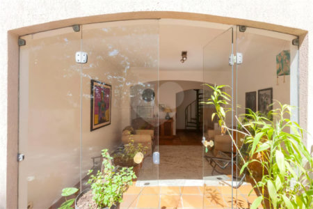 Casa à venda com 4 quartos, sendo 1 suíte, no condomínio Taquaral, São Paulo - SP