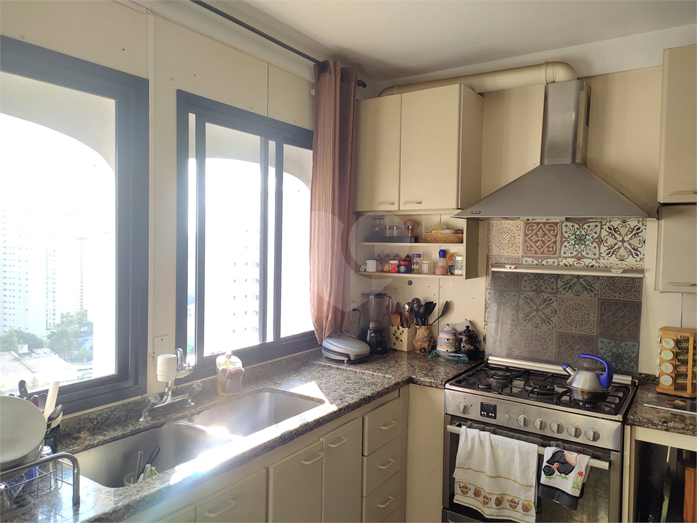 Apartamento à venda com 4 suítes em Jardim Marajoara, São Paulo, SP