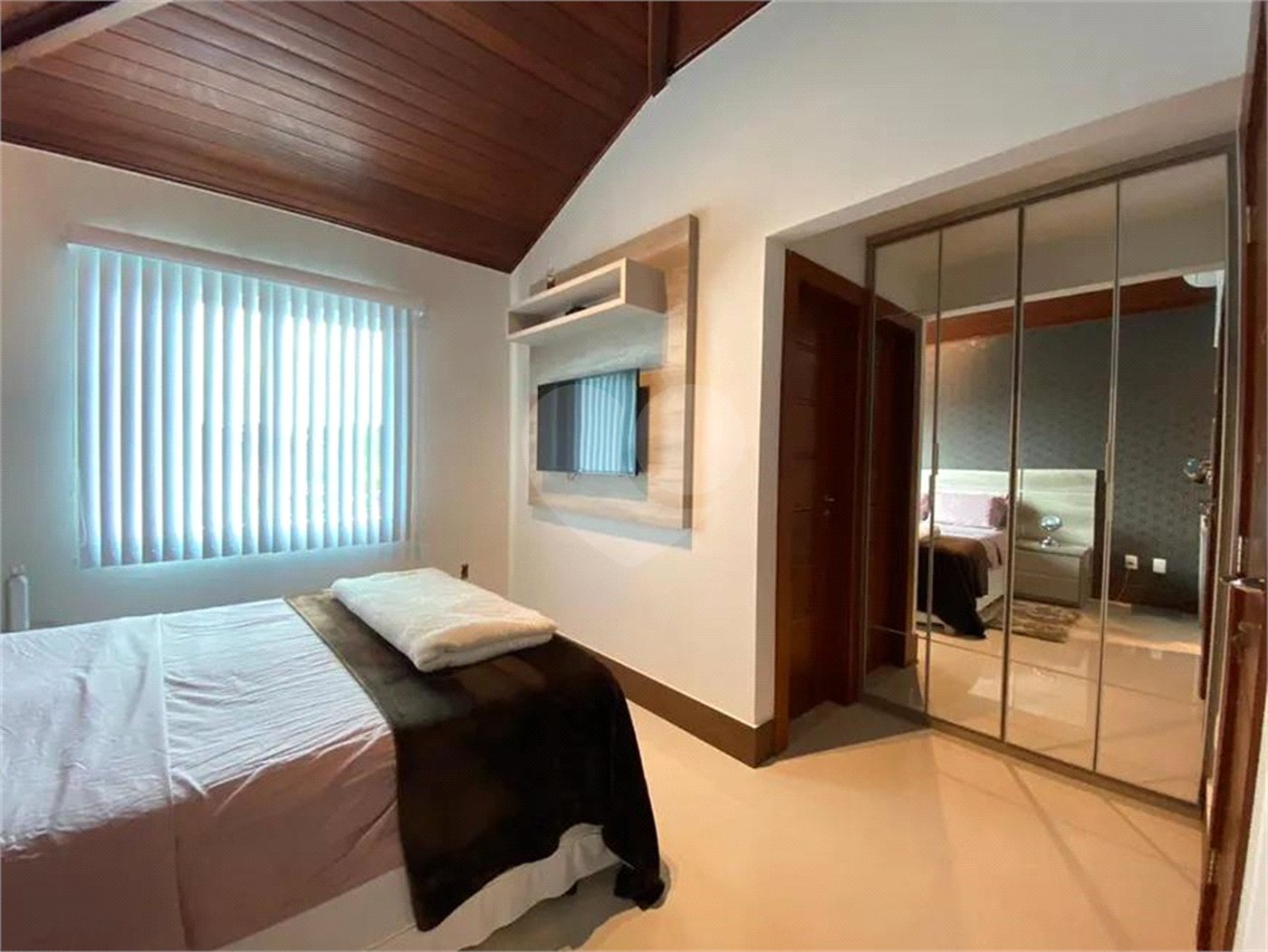 Casa à venda com 4 quartos, sendo 3 suítes,  em Praia Rasa, Armação dos Búzios, RJ