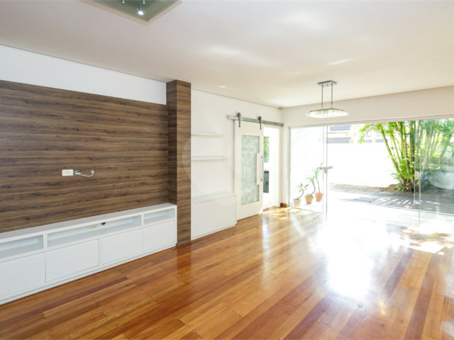 Casa à venda com 3 suítes no condomínio Villaggio Belvedere, São Paulo - SP