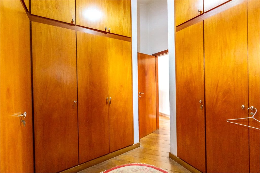 Casa à venda com 4 quartos, sendo 2 suítes, em Brooklin Paulista, São Paulo, SP