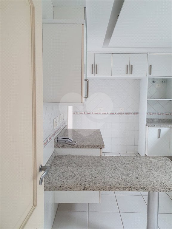 Casa à venda com 2 quartos, sendo 1 suíte,  no condomínio Flamboyant, São Paulo - SP