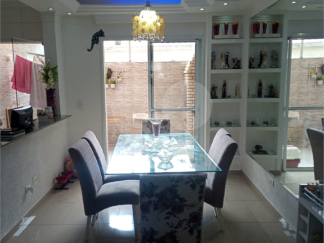 Casa à venda com 3 quartos, sendo 1 suíte,  no condomínio Village St. Louis, São Paulo - SP