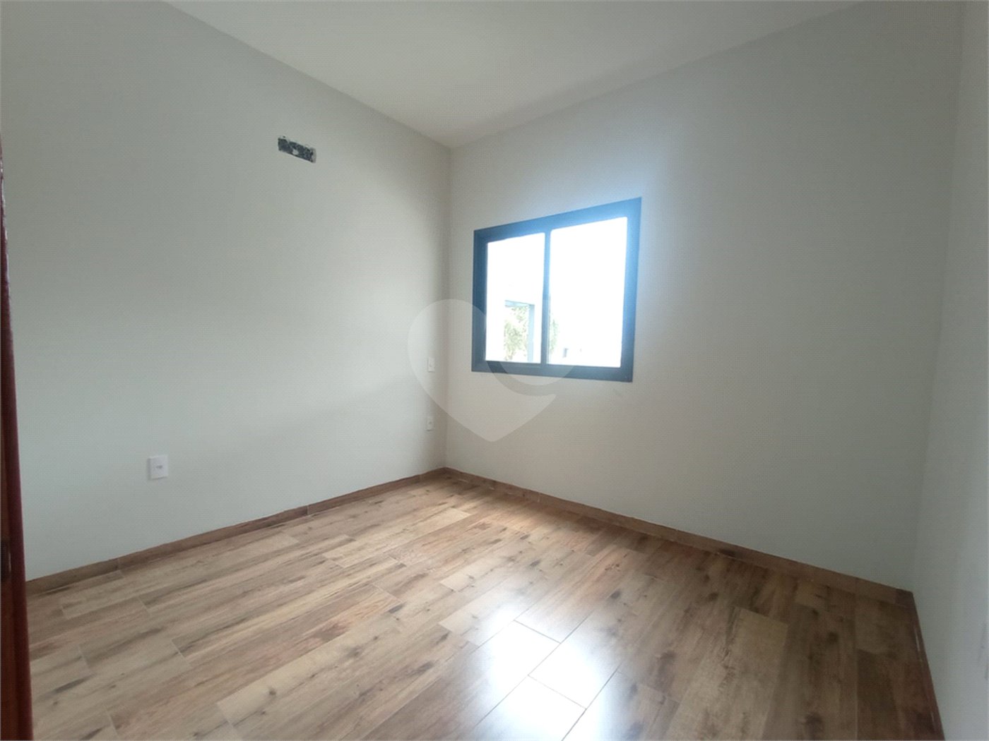Casa à venda com 3 quartos, sendo 2 suítes, no condomínio Vila Rica, Indaiatuba - SP