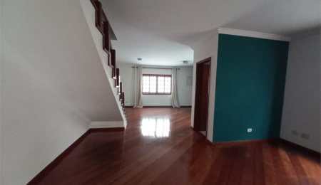 Sobrado à venda com 4 quartos, sendo 3 suítes,  em Cidade São Francisco, São Paulo, SP