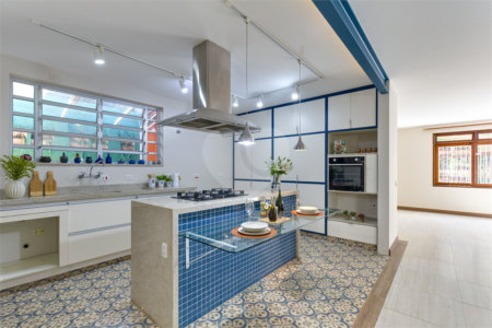 Casa Térrea à venda com 4 quartos, sendo 2 suítes, em Alto da Boa Vista, São Paulo, SP
