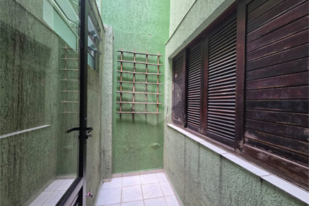Casa à venda com 4 quartos, sendo 1 suíte, em Vila Paulo Silas, São Paulo, SP