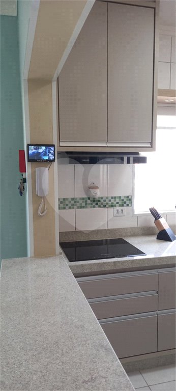Casa à venda com 3 quartos, sendo 1 suíte, no condomínio Caruatinga, Atibaia - SP