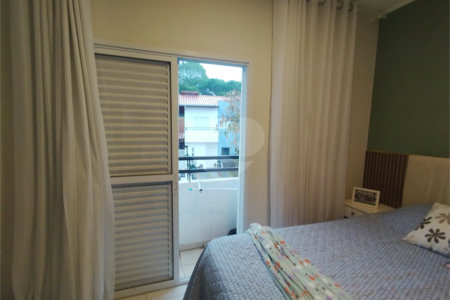 Casa à venda com 2 quartos, sendo 1 suíte, no condomínio Residencial Viva Vida, Cotia - SP