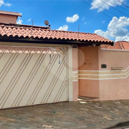 Sobrado à venda com 4 quartos, em Residencial Itamarati