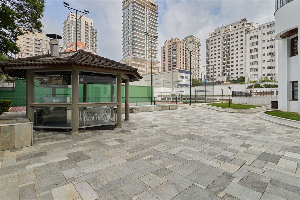 Apartamento à venda com 4 quartos, sendo 3 suítes, em Campo Belo, São Paulo, SP