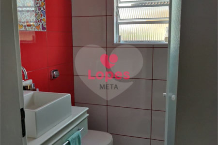 Casa à venda com 3 suítes no condomínio Jaridim Coleginho, Jacareí - SP