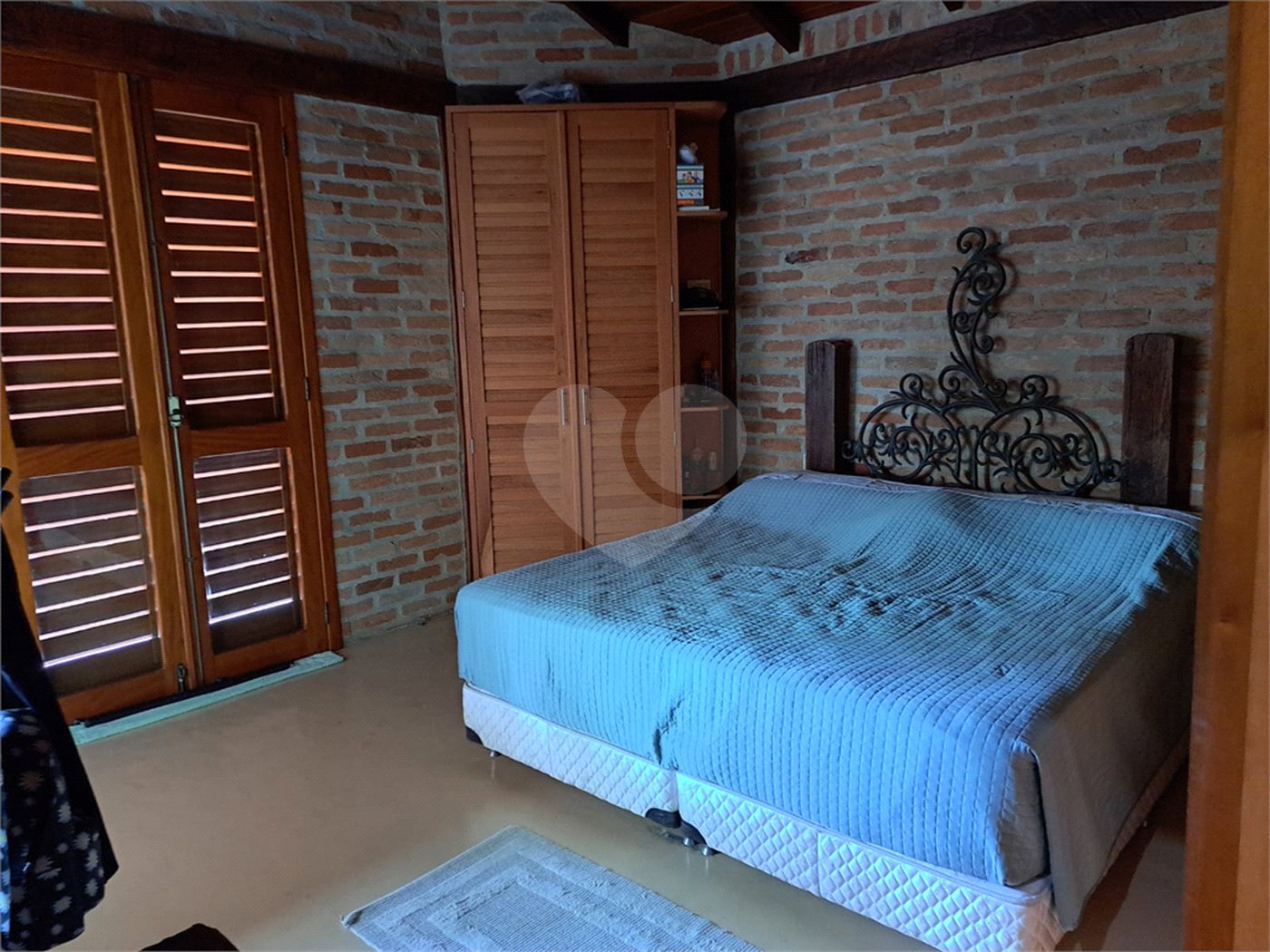 Casa à venda ou para alugar com 3 quartos, sendo 1 suíte,  no condomínio Parque Petrópolis 4 Secção, Mairiporã - SP