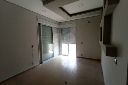 Casa à venda com 3 quartos, sendo 1 suíte, no condomínio Residencial Golden Ville, Itapetininga - SP