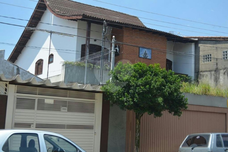 Sobrado à venda com 4 quartos, sendo 3 suítes, em Parque Edu Chaves, São Paulo, SP