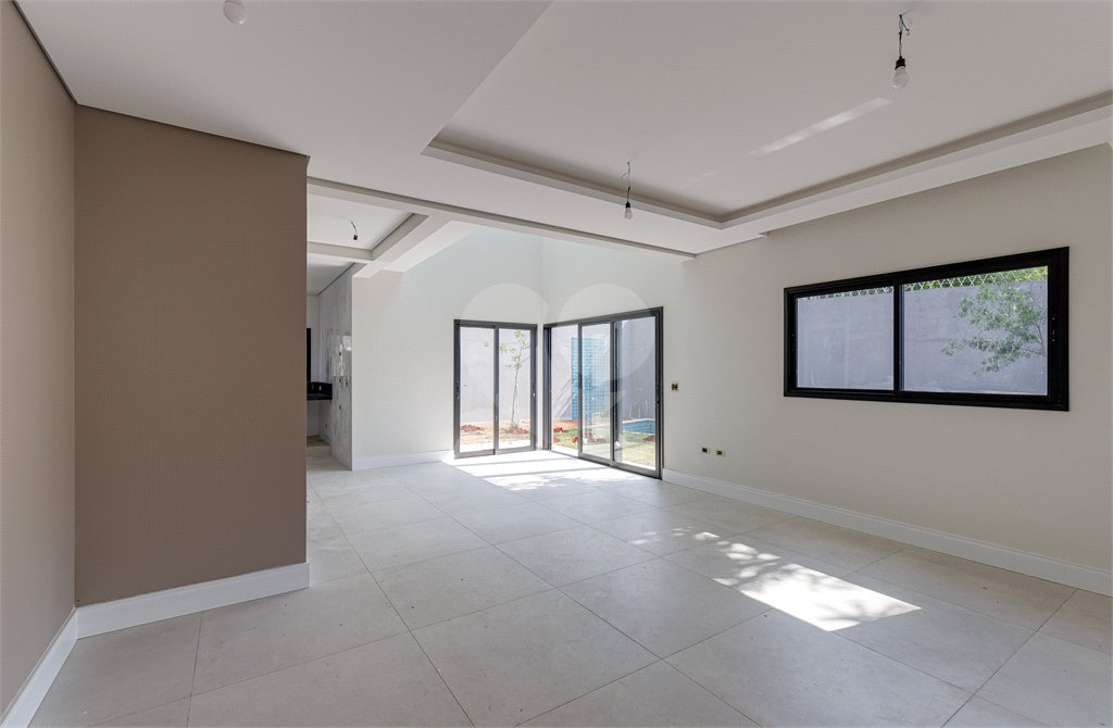 Casa à venda com 4 suítes no condomínio Reserva Robélia, São Paulo - SP