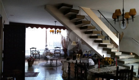 Casa à venda com 4 quartos, sendo 1 suíte,  em Campo Belo, São Paulo, SP