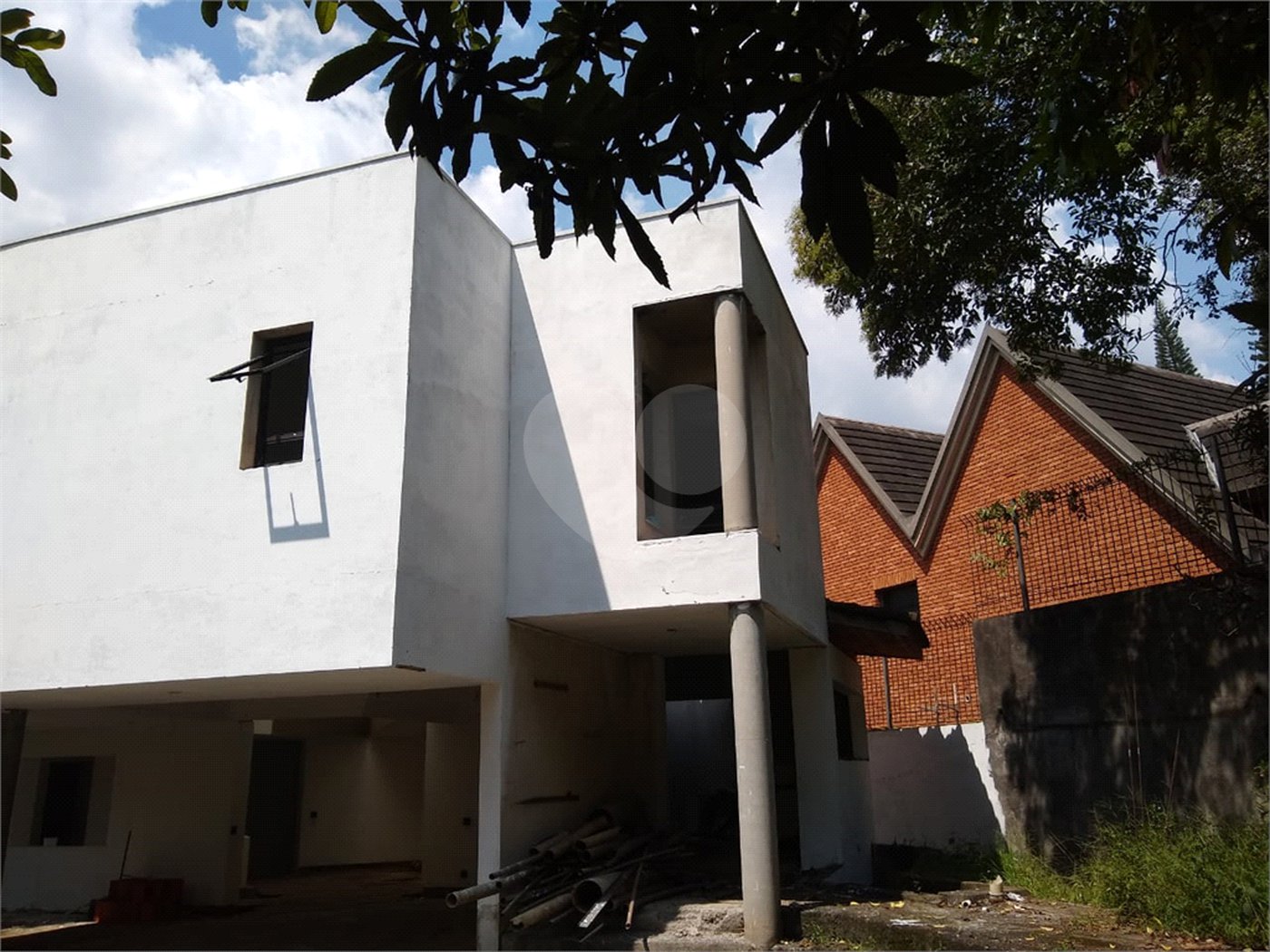 Sobrado à venda com 4 quartos, sendo 3 suítes,  em Morumbi, São Paulo, SP