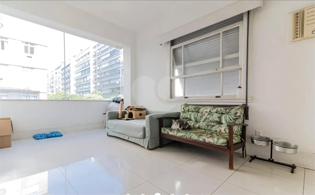 Apartamento à venda com 4 quartos, sendo 1 suíte,  em Copacabana, Rio de Janeiro, RJ