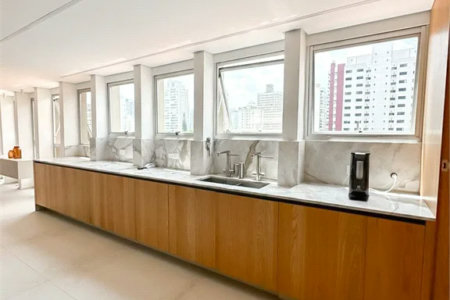 Apartamento à venda com 4 suítes em Vila Cordeiro, São Paulo, SP