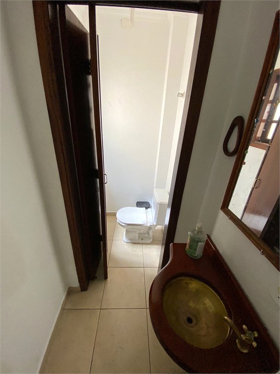 Sobrado à venda com 5 suítes em Jardim dos Ipês, Suzano, SP