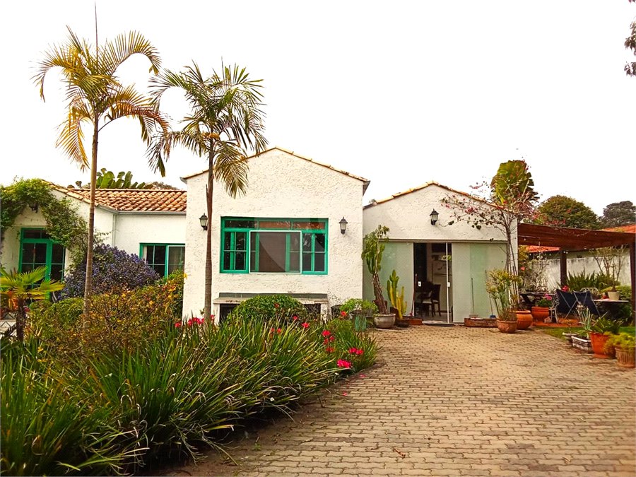 Casa à venda com 4 quartos, sendo 2 suítes,  no condomínio Vivenda do Lago, Sorocaba - SP