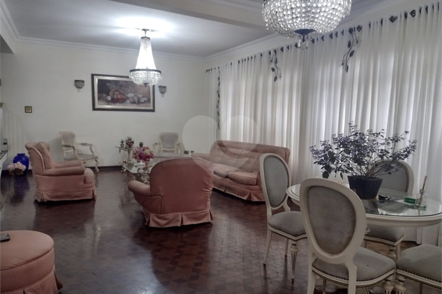 Sobrado à venda com 6 quartos, sendo 1 suíte,  em Vila Gustavo, São Paulo, SP