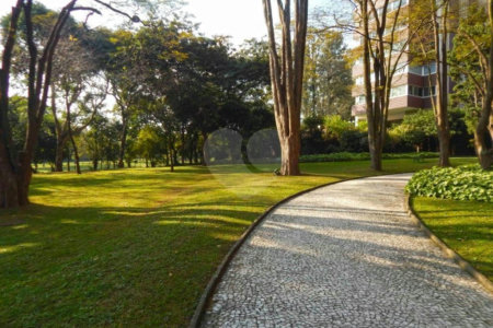Apartamento à venda com 4 suítes em Jardim Marajoara, São Paulo, SP