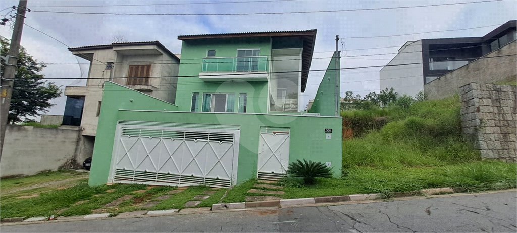 Casa à venda com 3 suítes no condomínio Parque Itaguaçu da Cantareira, São Paulo - SP
