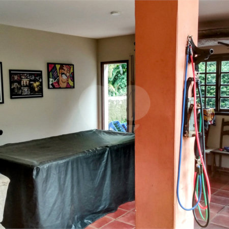 Casa à venda com 4 quartos, sendo 1 suíte, no condomínio Residencial Vale das Laranjeiras, Indaiatuba - SP