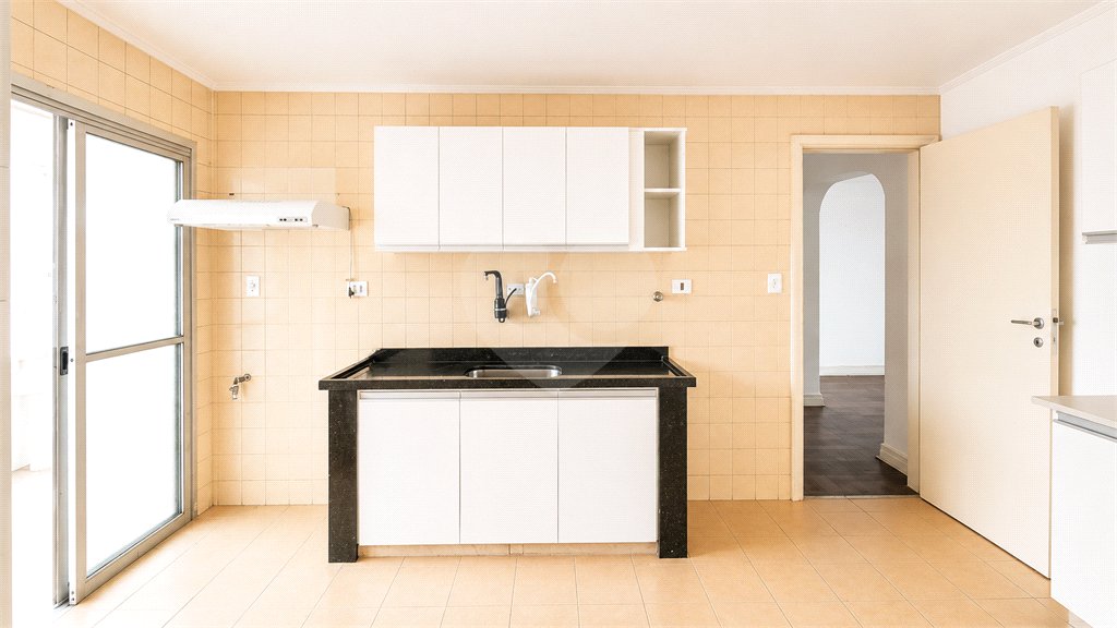 Apartamento à venda com 4 quartos, sendo 1 suíte, em Alto da Boa Vista, São Paulo, SP