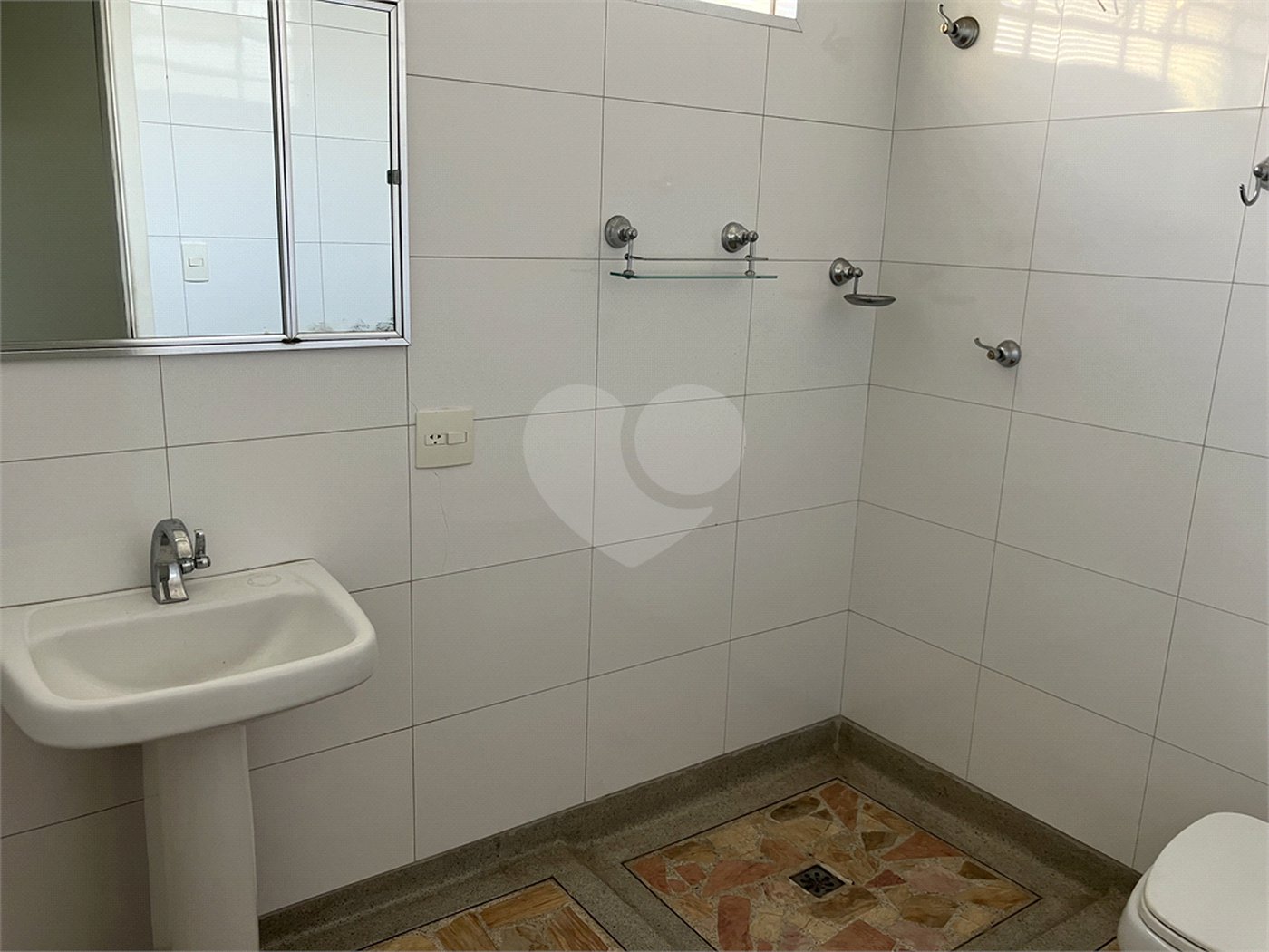 Casa Térrea à venda com 4 quartos, sendo 2 suítes, em Jardim Santa Rosália, Sorocaba, SP