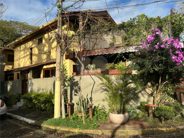 Casa de Vila à venda com 5 quartos, sendo 3 suítes,  em Jardim Hípico, São Paulo, SP