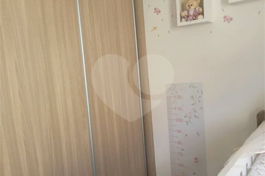Casa à venda com 3 quartos, sendo 1 suíte, no condomínio Residencial Isabel, São Paulo - SP