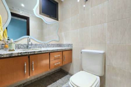 Apartamento Alto Padrão Frente Mar com 4 Dormitórios, 3 Suítes e 3 Vagas na Orla de Santos