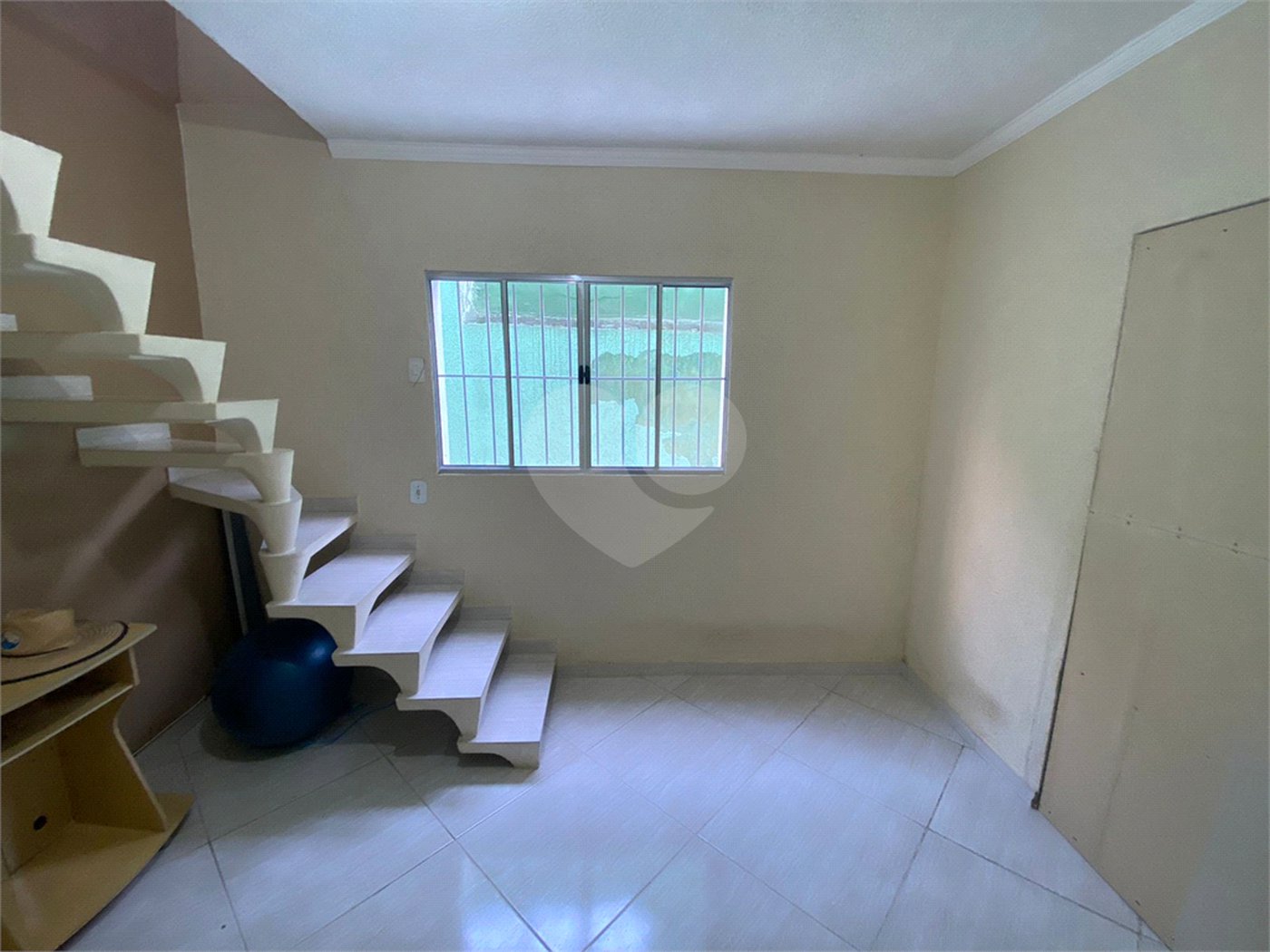 Sobrado à venda com 3 quartos, sendo 1 suíte, em Jardim Beatriz, Poá, SP
