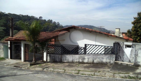 Sobrado à venda com 3 quartos, sendo 1 suíte,  em Tremembé, São Paulo, SP