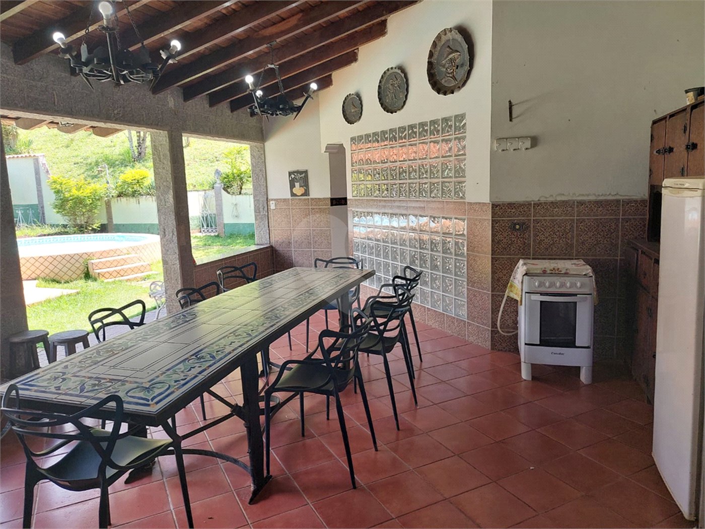 Casa à venda ou para alugar com 5 quartos, sendo 2 suítes, no condomínio Restinga Verde, São Roque - SP