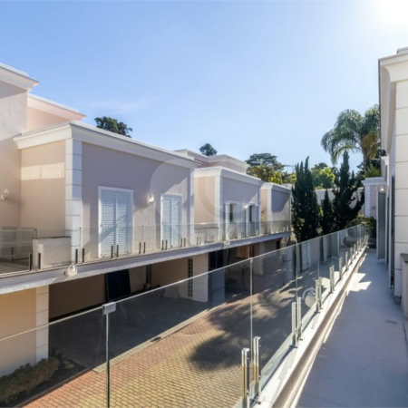 Casa à venda com 4 quartos, sendo 2 suítes, no condomínio Stephanie, São Paulo - SP