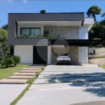 Casa à venda com 4 suítes no condomínio Fazenda Serra Azul, Itupeva - SP