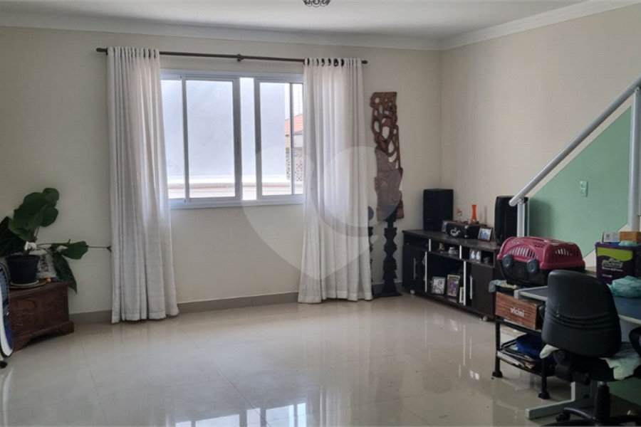 Casa à venda com 3 quartos, sendo 1 suíte, no condomínio Residencial Açaí, São Paulo - SP