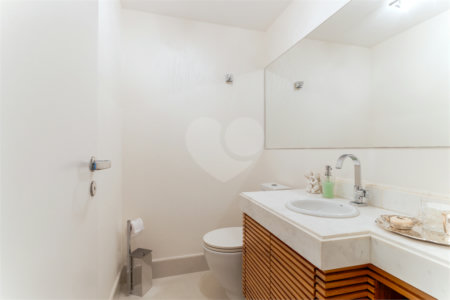 Apartamento à venda com 4 suítes em Alto da Boa Vista, São Paulo, SP