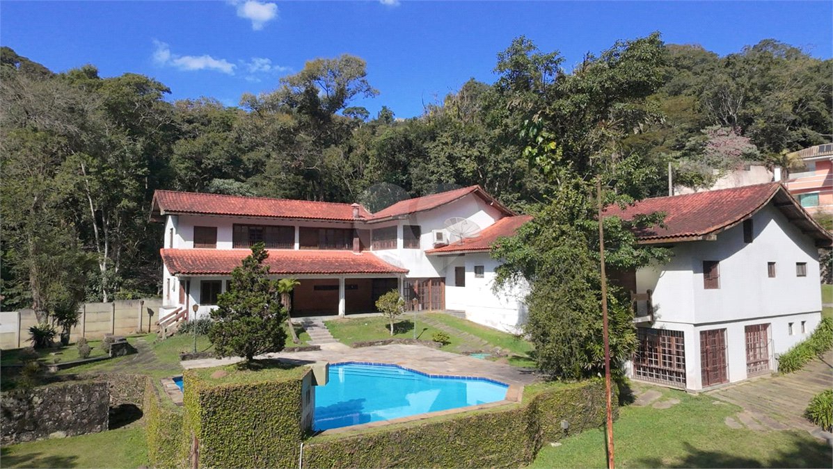 Casa à venda ou para alugar com 4 suítes no condomínio Parque Imperial da Cantareira, Mairiporã - SP
