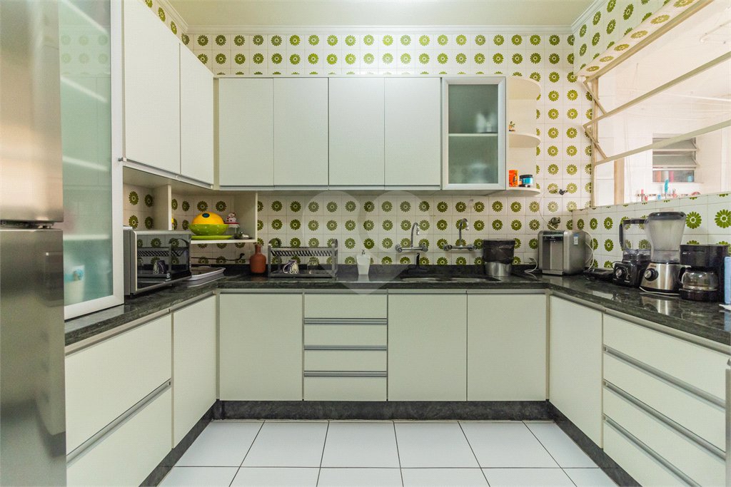 Apartamento à venda com 3 quartos, sendo 1 suíte,  em Santa Cecília, São Paulo, SP