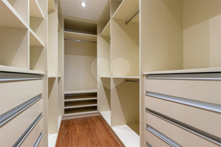 Casa à venda com 4 suítes no condomínio Las Cumbres, São Paulo - SP